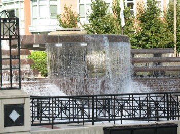 Chicago: Centennial Fountain [Photo © Allice Joyce]